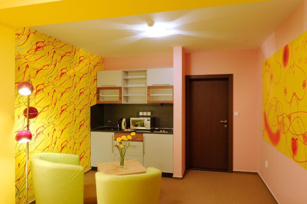 Apartmanovy Dom Familia Smokovec Vysoké Tatry Rum bild